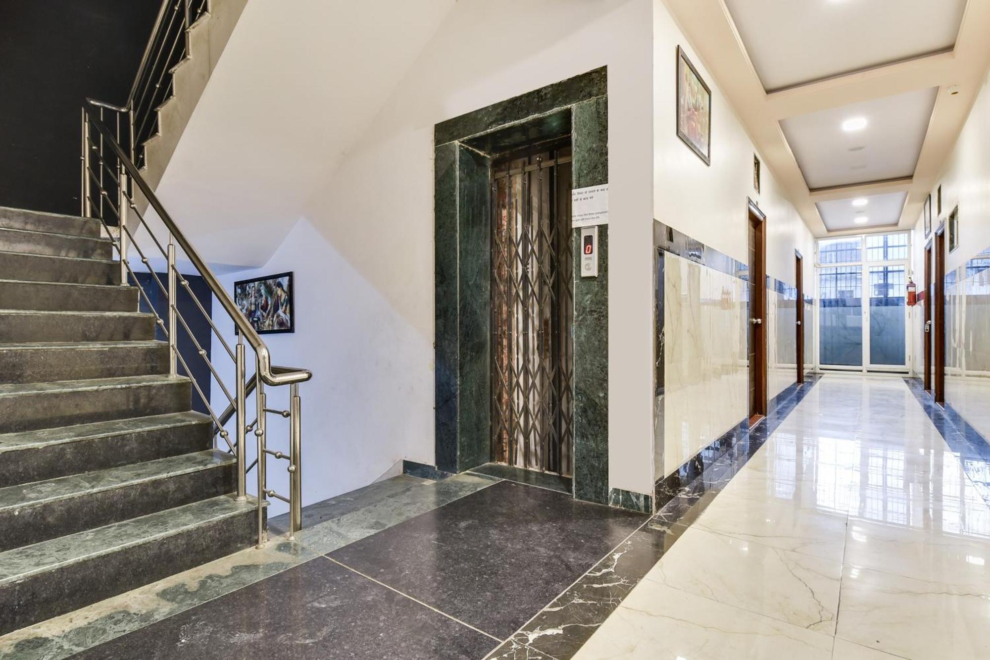 Super Hotel O Ratnam Palace Udaipur Eksteriør billede