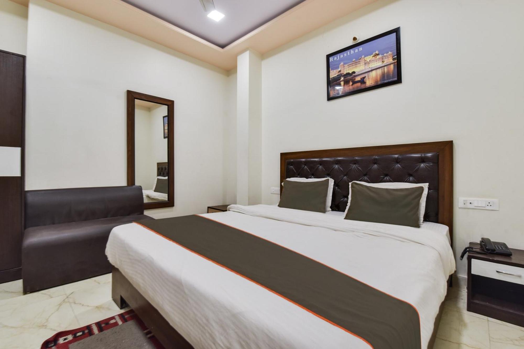Super Hotel O Ratnam Palace Udaipur Eksteriør billede