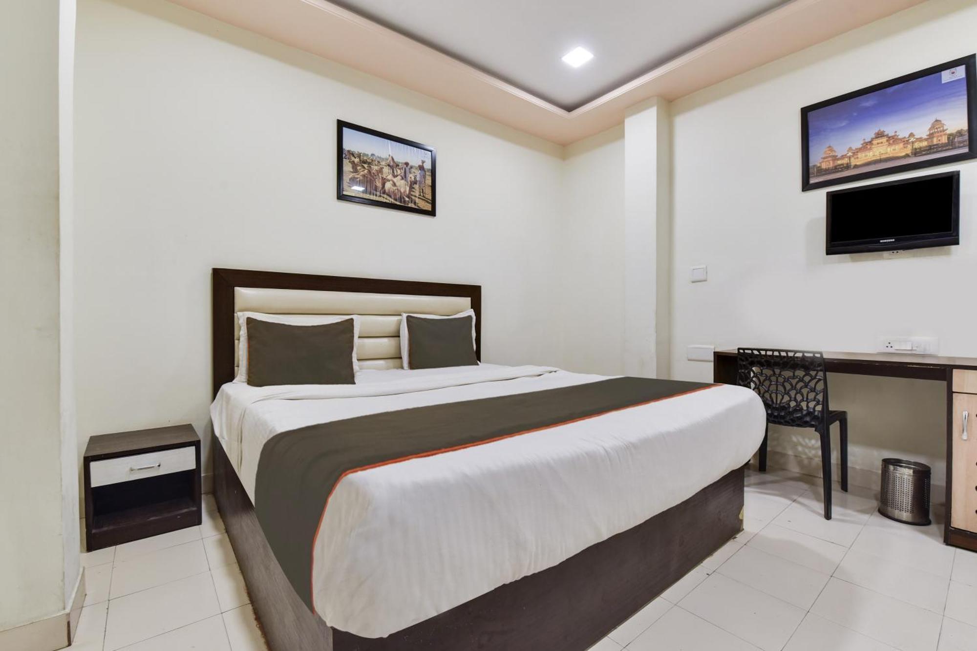 Super Hotel O Ratnam Palace Udaipur Eksteriør billede