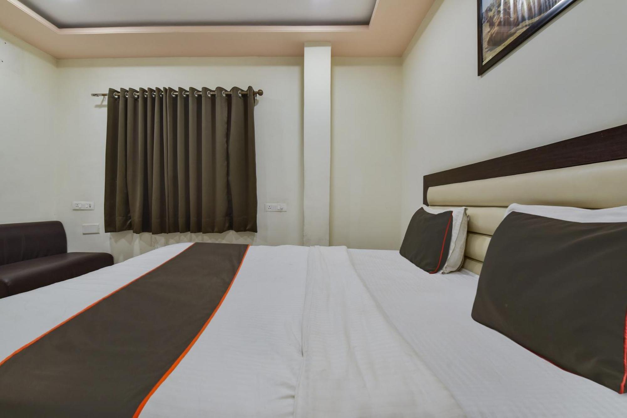 Super Hotel O Ratnam Palace Udaipur Eksteriør billede